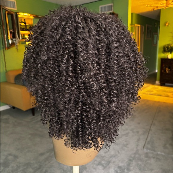 Curly wig - Picture 4 of 6